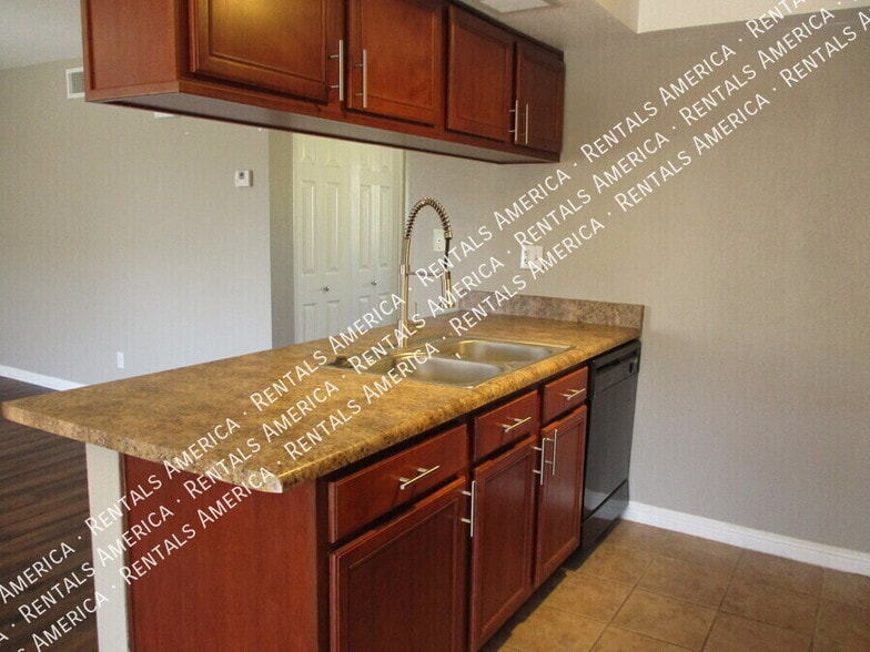 Building Photo - 1350 N 85th Pl