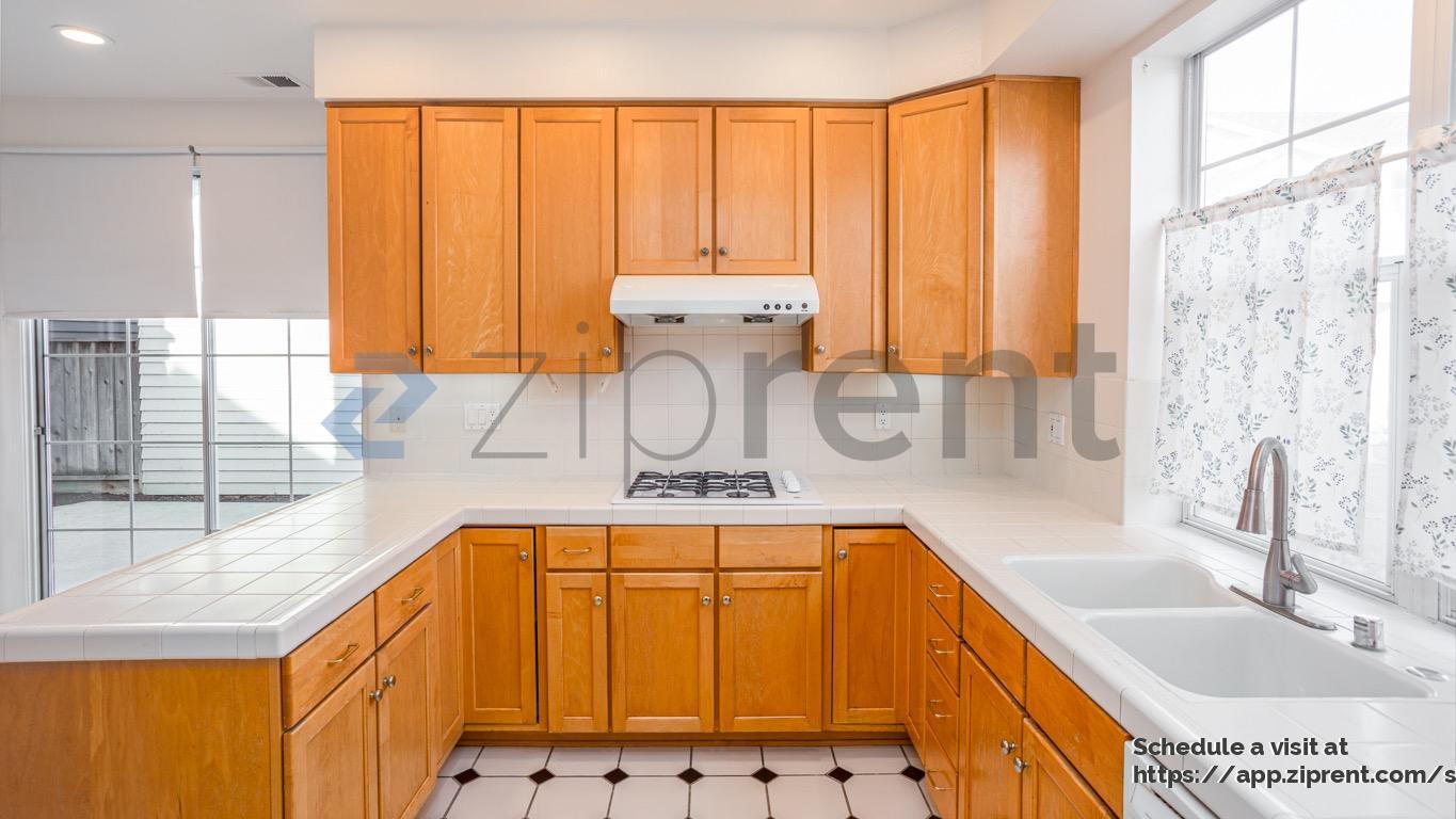 Building Photo - 5 Chester Cir