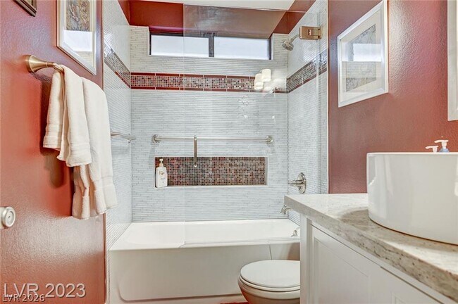 Building Photo - 760 Thousand Oaks Dr