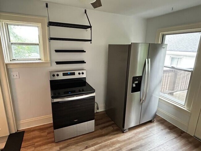 Building Photo - Updated 2-3 bed HOUSE in Fort Thomas