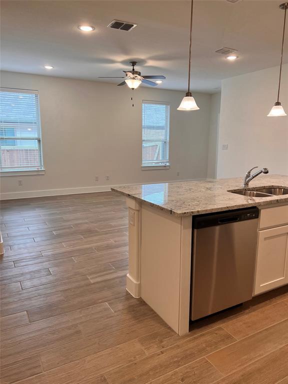 Building Photo - 442 Parkline Dr