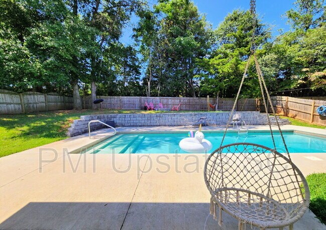 Building Photo - 1039 Blythwood Dr