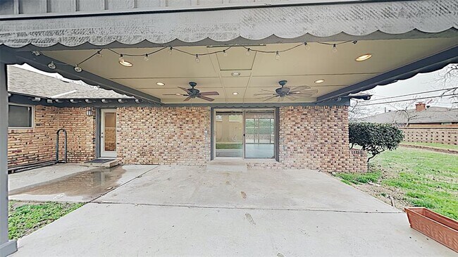 Building Photo - 6228 N Grand Blvd