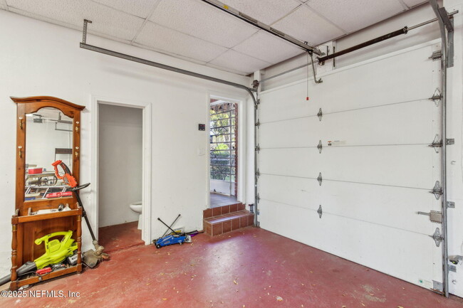 Building Photo - 1815 Largo Rd