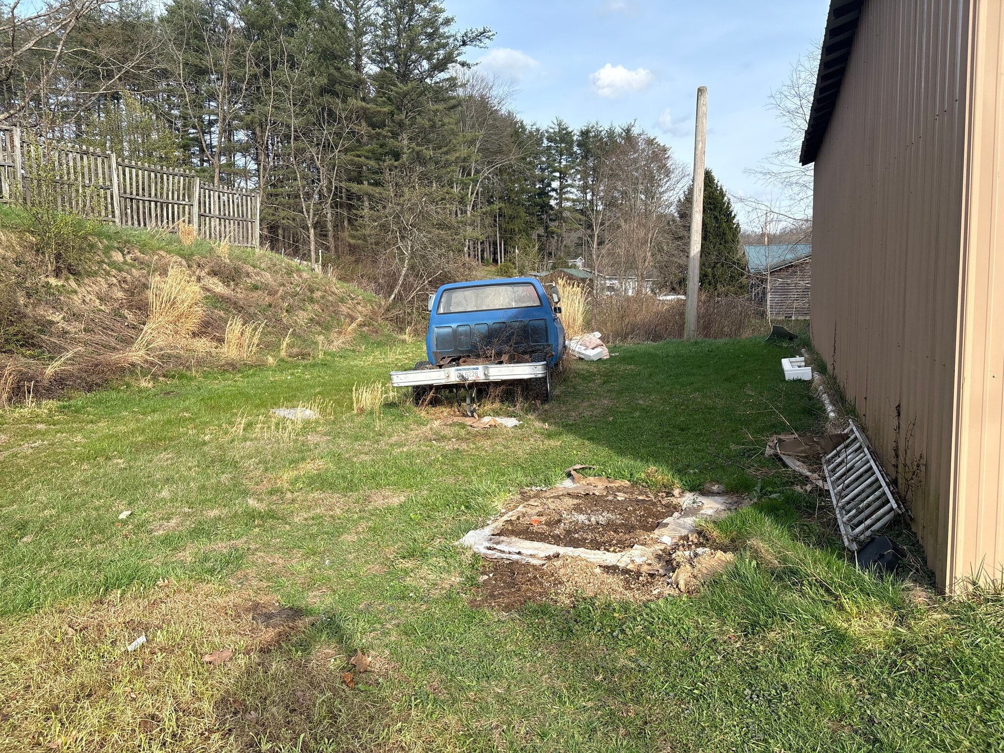 Building Photo - 132 Deck St