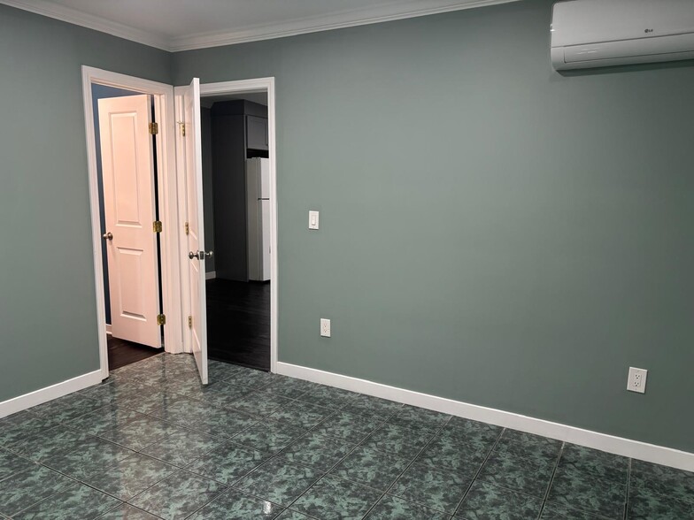 Building Photo - 1241 Christina Ct