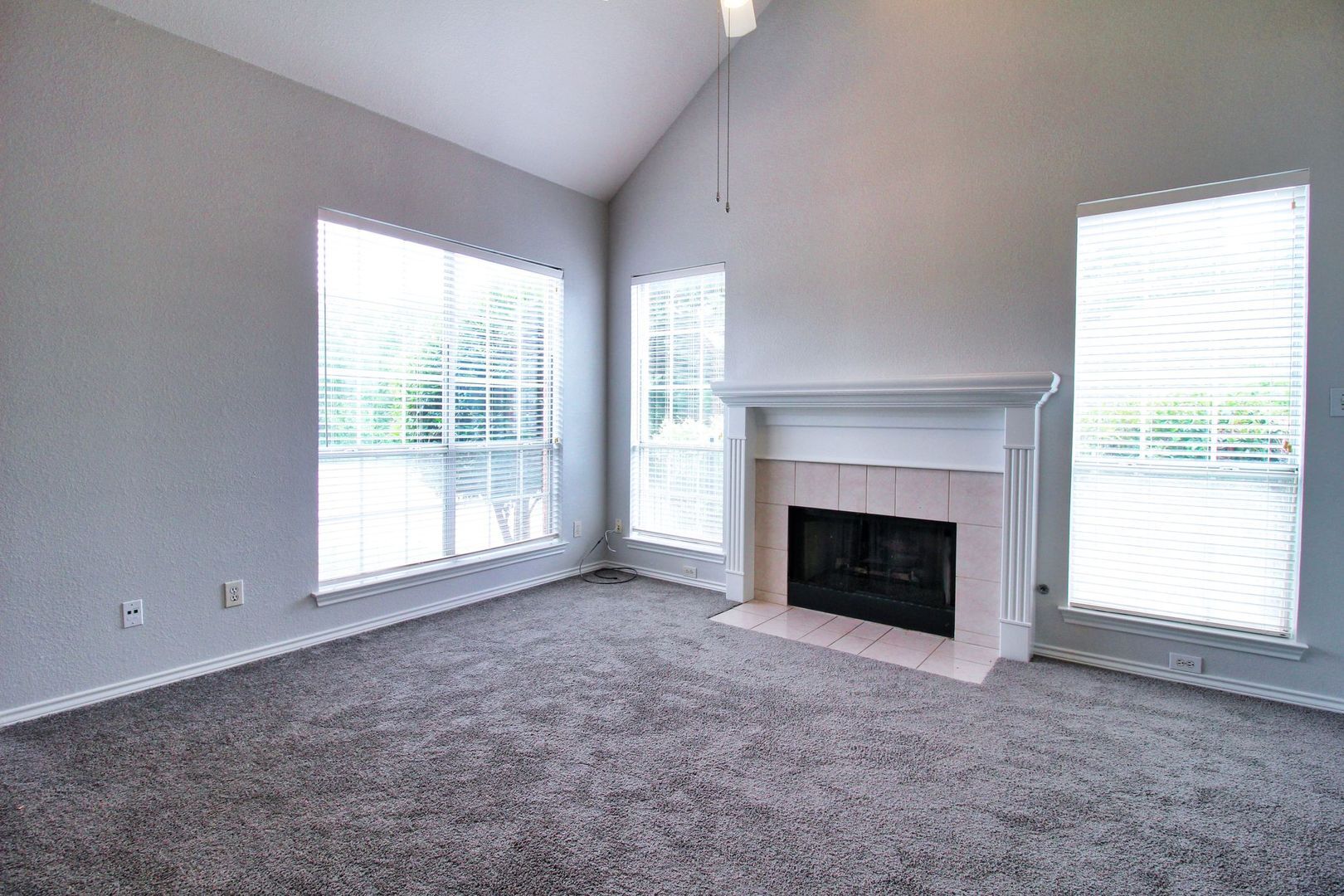 Building Photo - 8435 Creekside Cir