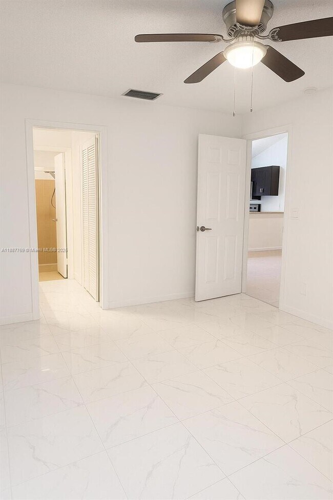 Building Photo - 6822 SW 39th St, 14G