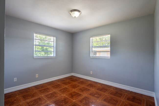 Building Photo - 50 N Edgemon Ave