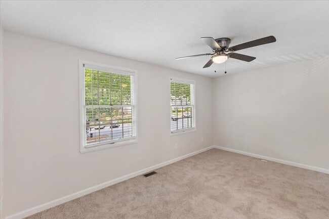 Building Photo - Beautifully Renovated Townhome For Rent In...