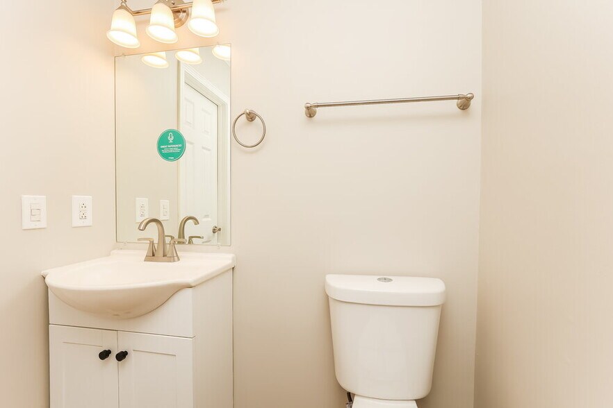 Building Photo - 111 Dorchester Ct