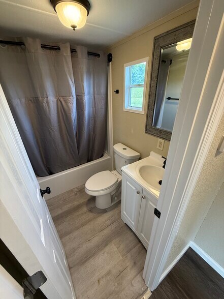 Building Photo - 111 Coffey Way