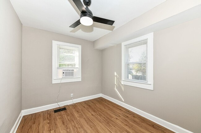 Building Photo - 802 N Denny St