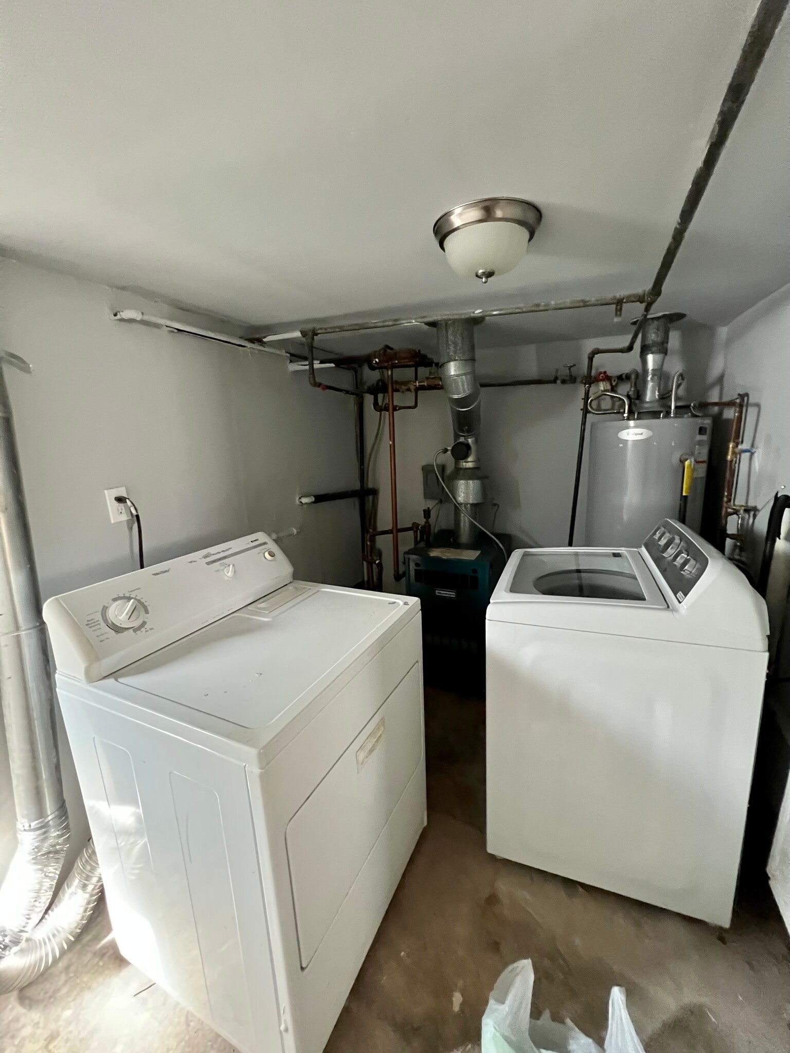 washer/dryer - 614 N College Ave