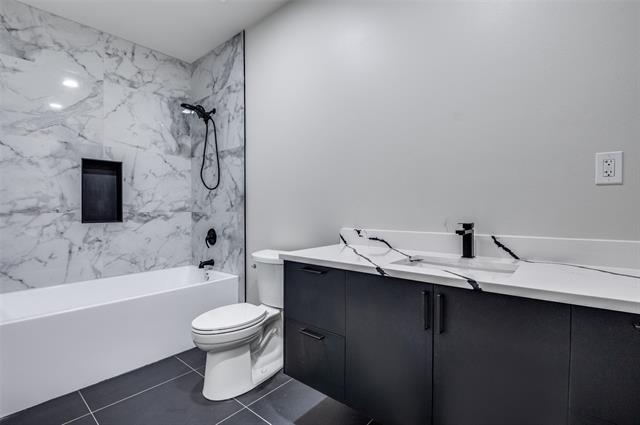 Building Photo - 6301 Tiffany Oaks Ln