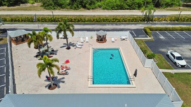 Building Photo - "Charming 2-Bed, 2-Bath Villa in Lake Shore Condominiums"