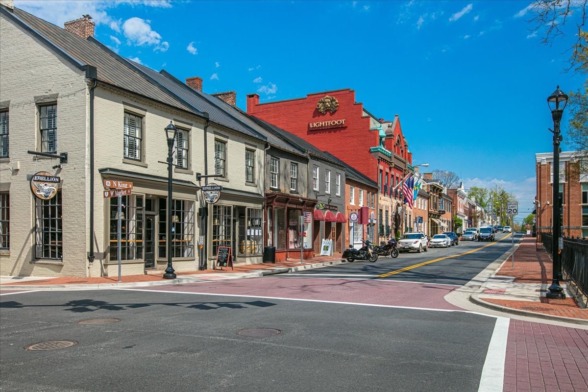 Building Photo - 239 Nottoway St SE