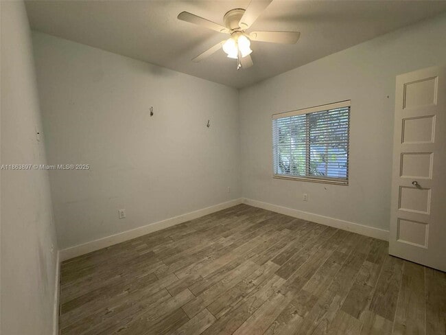 Building Photo - 241 W Seaview Dr