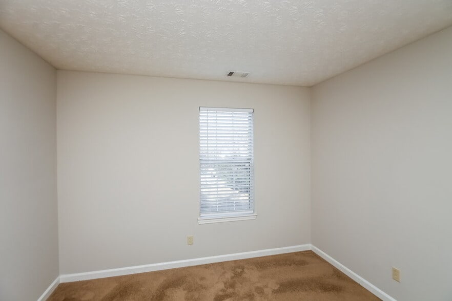 Building Photo - 75 Harrow Ct