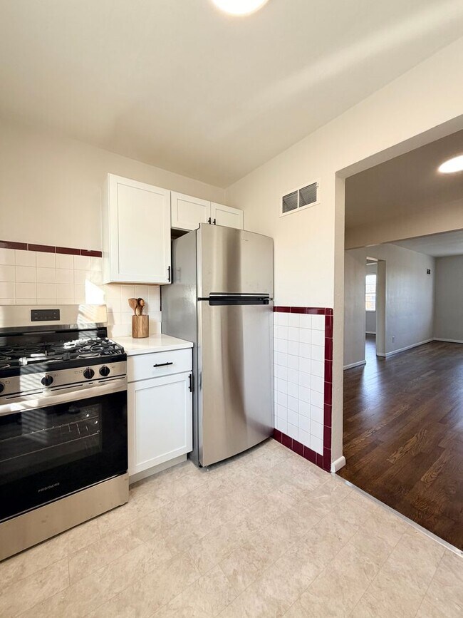 Building Photo - The Pointe at Willmore Park