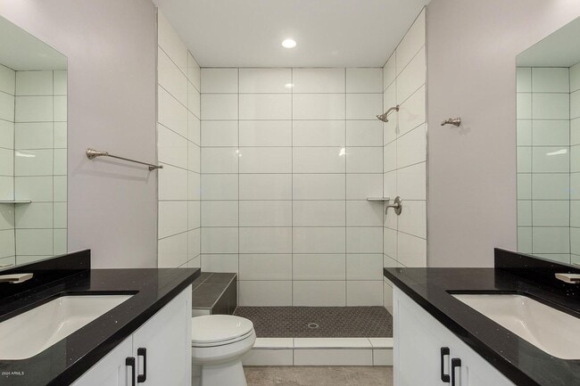 Building Photo - 2336 E Harvard St