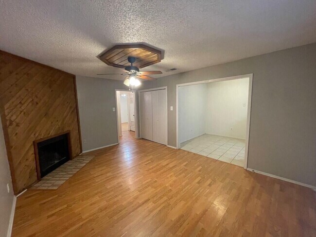Building Photo - 7401 Avenue X