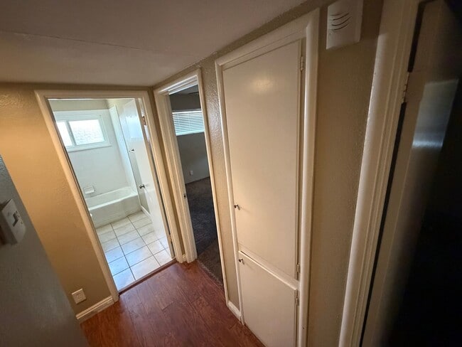 Building Photo - 4752 Crestview Dr