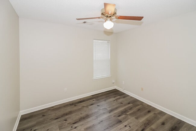 Building Photo - 4514 Lunsford Dr