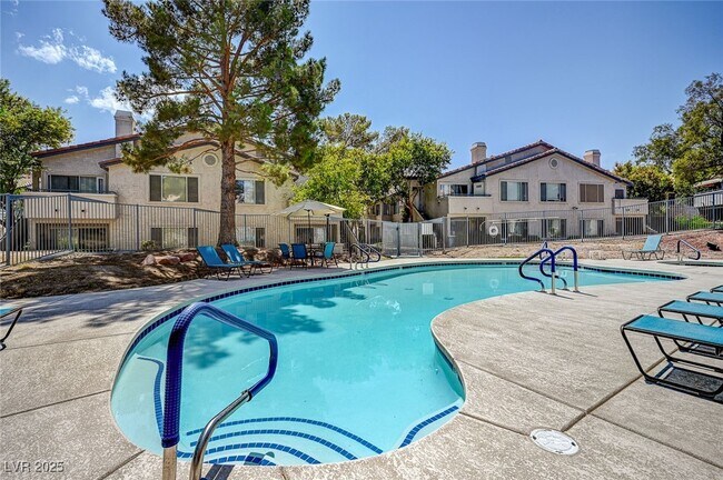 Building Photo - 5216 Mandalay Springs Dr