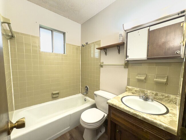 Building Photo - 2447-2447 E Heying Dr