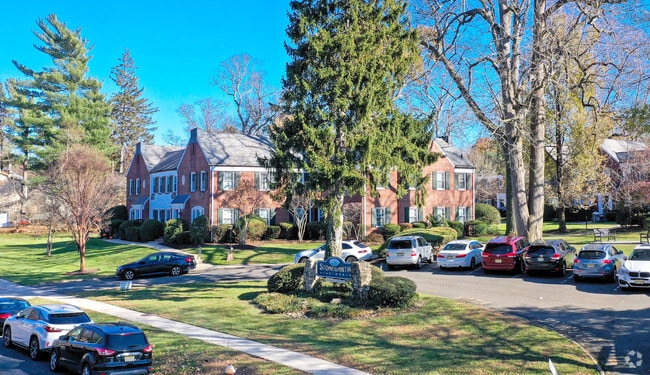 Building Photo - Stonegarth Apartments