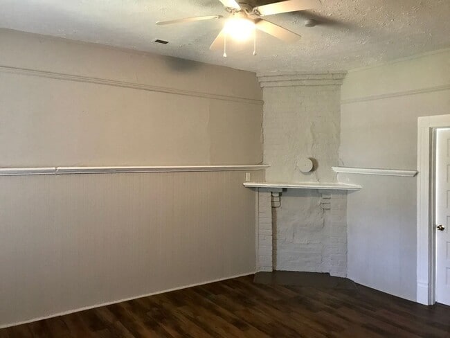 Building Photo - Historic Rivermont/Downtown End Unit
