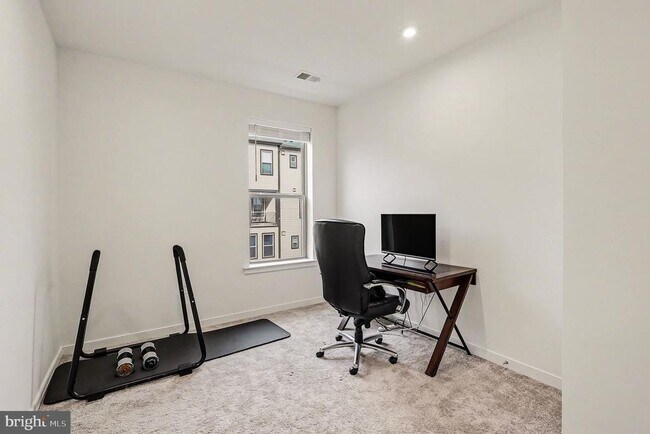 Building Photo - 45956 Swallow Ter