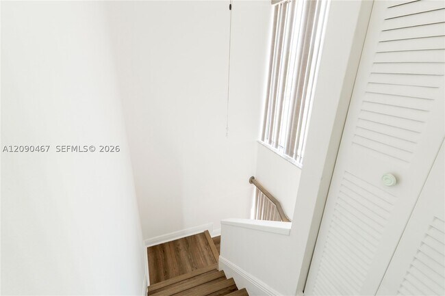 Building Photo - 6916 SW 110th Ave