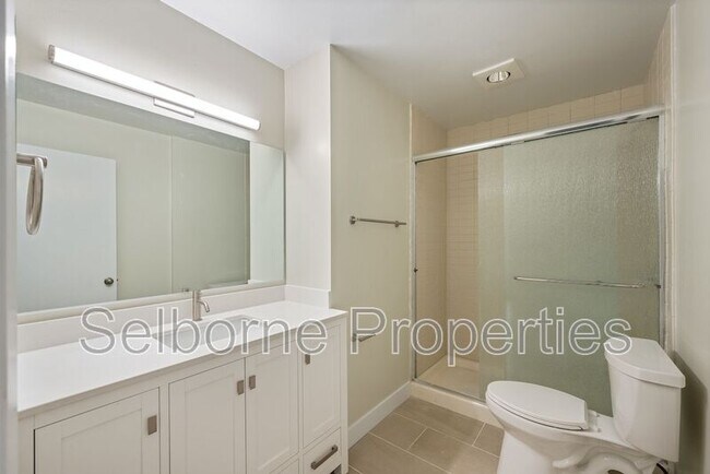 Building Photo - 601 Oakland Ave