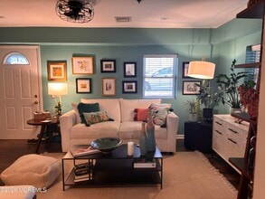 Building Photo - 17 Seaview Ave