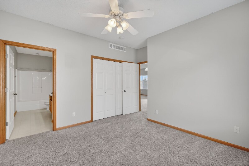 Building Photo - 1380 SE Florence Dr