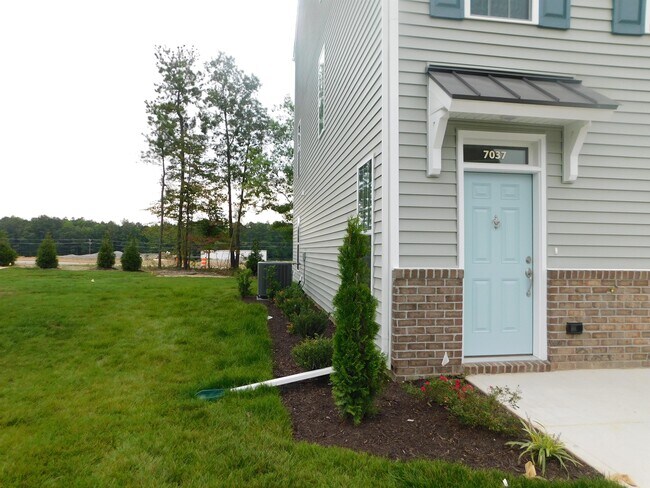 Building Photo - 7037 Leire Ln