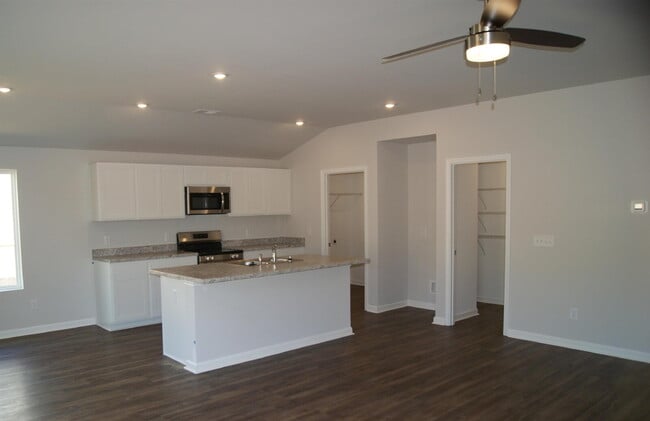 Building Photo - 514 Antler Wy