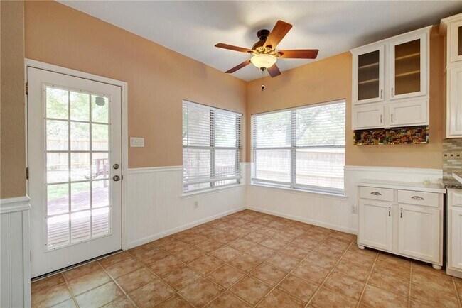 Building Photo - 1801 Hickory Ridge Cove