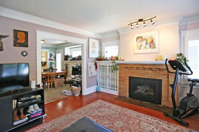 Building Photo - OPEN HOUSE: Sunday (6/1) from 3:00pm to 4:...
