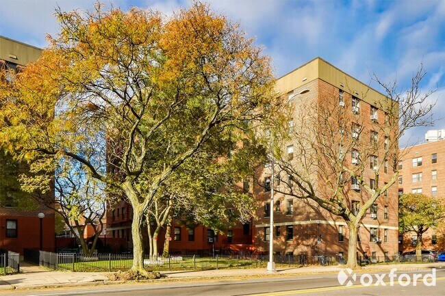 Building Photo - 65-30 108th St