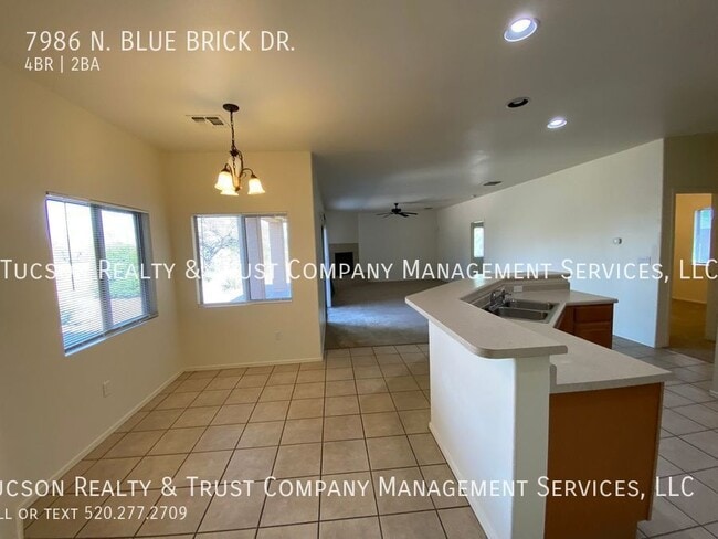 Building Photo - 7986 N Blue Brick Dr