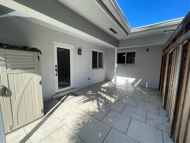 Building Photo - 2971 SW 35th Ave