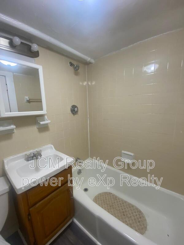 Building Photo - 95 Orange St