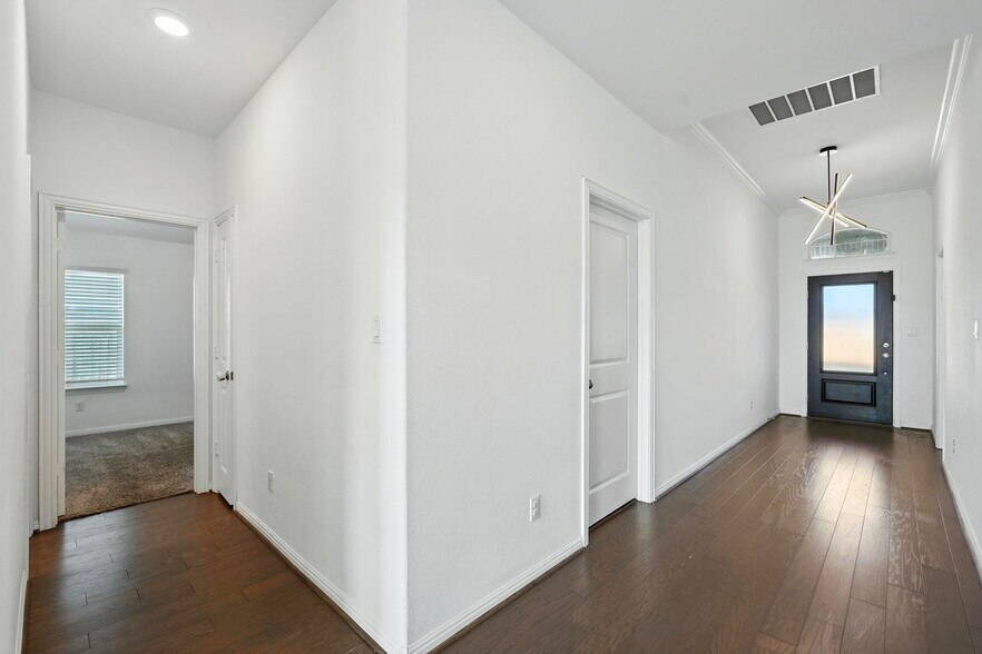 Building Photo - 1544 Devine Lake Bnd