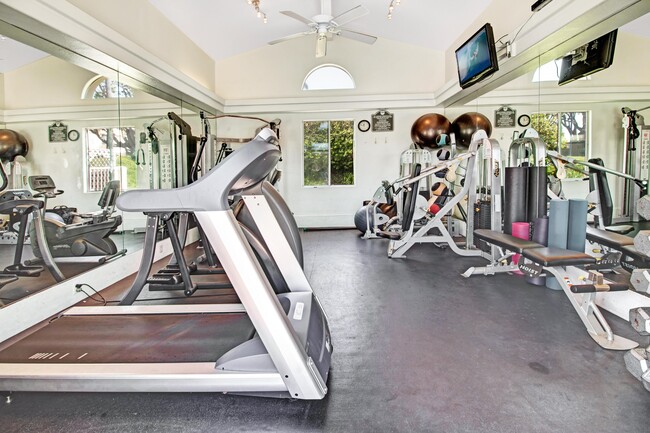 Building Photo - 6453 Zuma View Pl