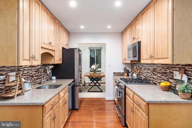 Building Photo - 4920 Herkimer St