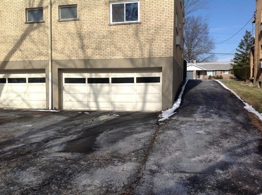 Building Photo - 3489 Nandale Dr