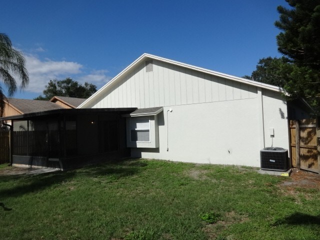 Building Photo - 10835 Peppersong Dr